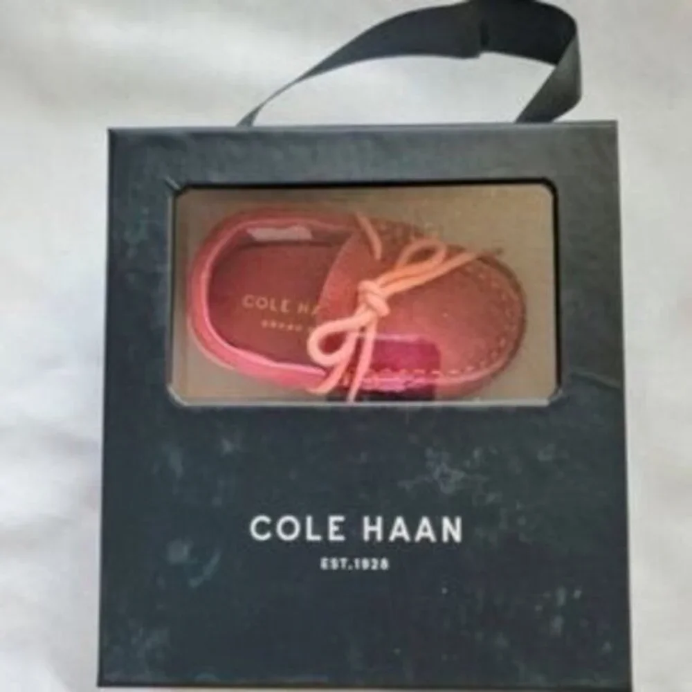 Cole Haan Baby Preppy Luxury Vibrant Moccasin Loafers 2 Pink Suede Shoes NEW